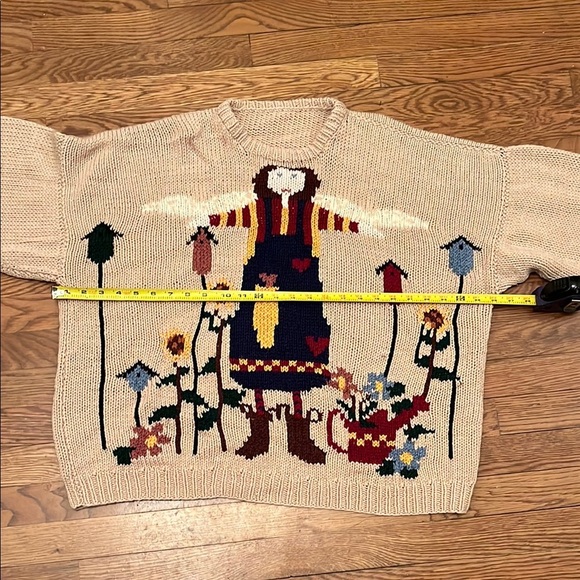 Women’s Beige woman in garden Sweater. - Picture 8 of 9